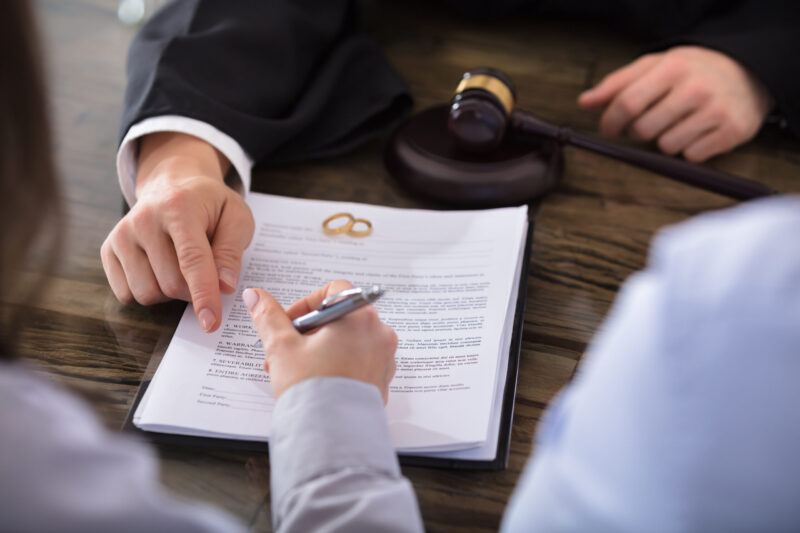 What Happens if a Spouse Refuses to Sign the Divorce Papers in Kissimmee, Florida?